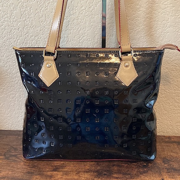 Arcadia Handbags - ⬇️ PRICE DROP Arcadia black patent Italian leather embossed tote